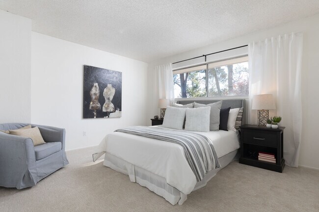 Bedroom 1 - 811 Villa Ln