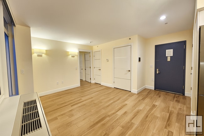 Building Photo - Northern Boulevard