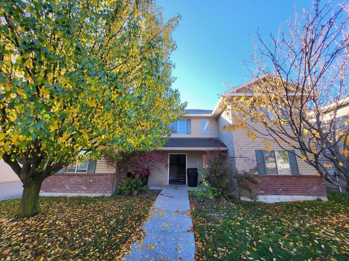 196 Stockham Boulevard Unit B, Rigby, ID 83442 Apartments in Rigby