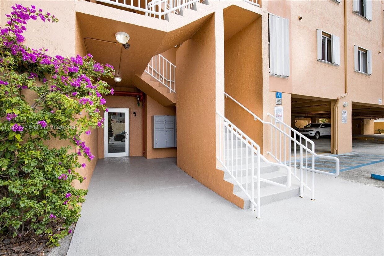 Primary Photo - 717 SW 11th Ave