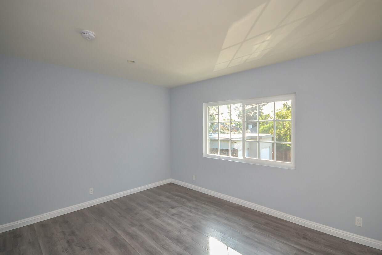 Building Photo - 1112 Ocean Park Blvd