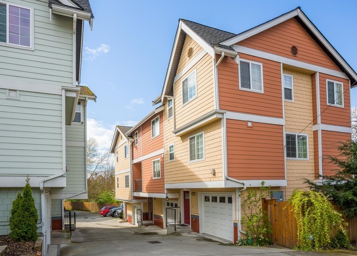 IMMACULATE Townhome Minutes from Downtown… Townhouse for Rent in