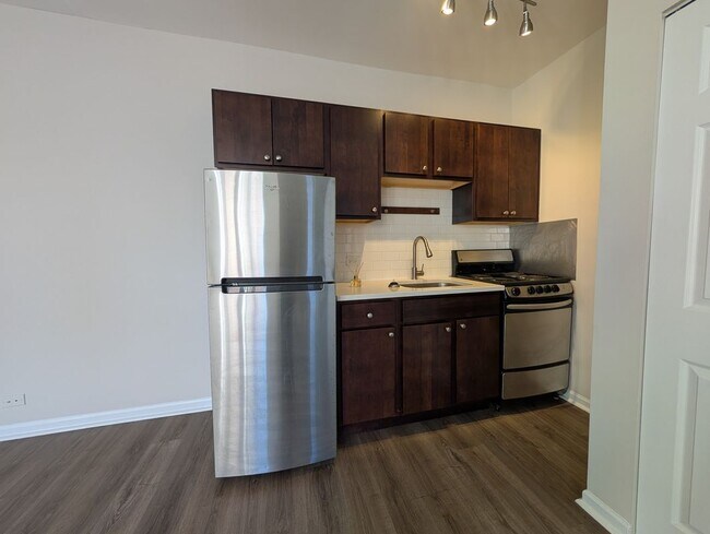 Foto del edificio - 1627 N Humboldt Blvd