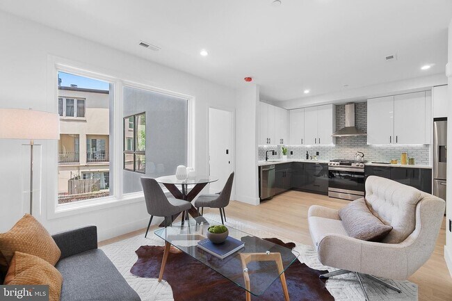 Foto del edificio - 1312 13th St NW