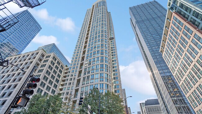 Building Photo - 345 N La Salle Dr