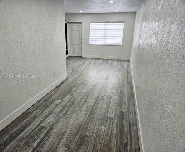 Foto del edificio - 464 E 13th St
