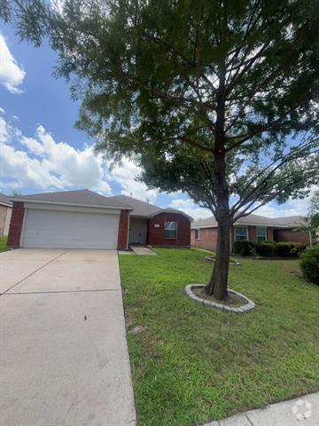 Building Photo - 1014 Hampton Dr