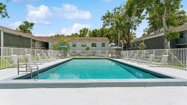 Building Photo - Advenir at San Tropez