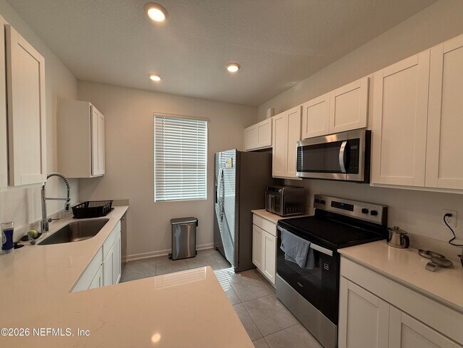 Building Photo - 88 Crisanto Rd