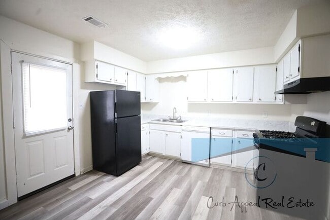 Foto del edificio - 2 bed, 1.5 bath apartment - $775 - HUD acc...