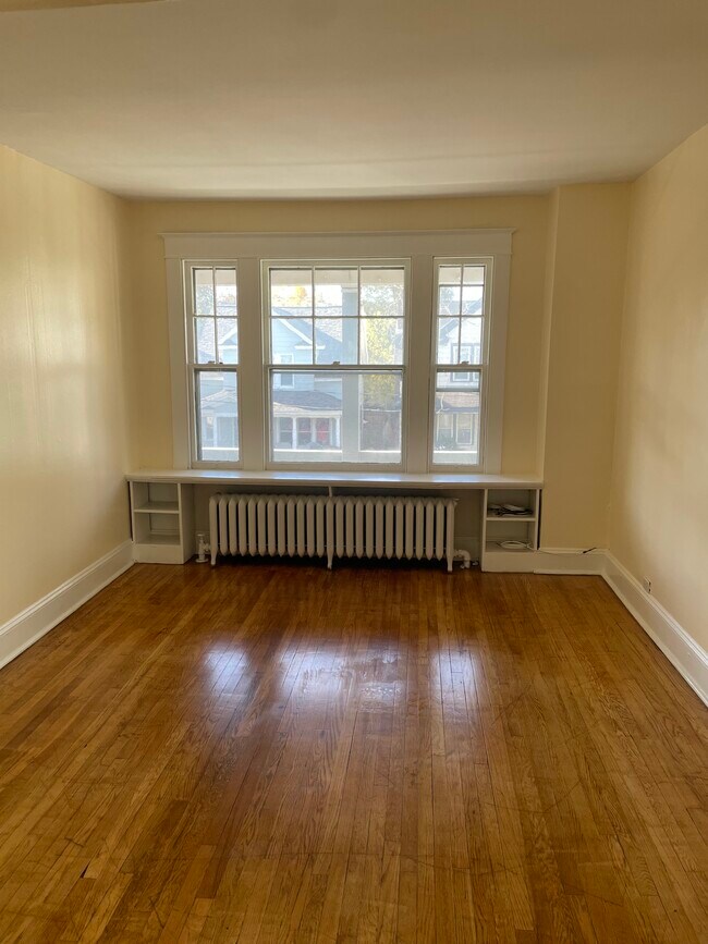 Building Photo - 847 Jay St