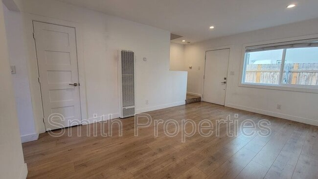 Foto del edificio - 3868 W 132nd St