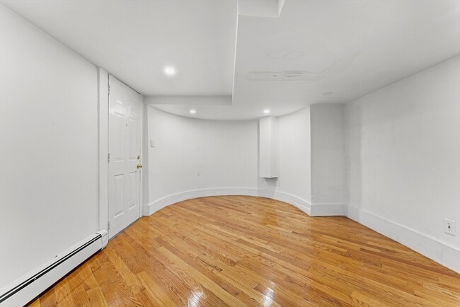 Building Photo - 306 Commonwealth Ave