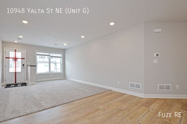 Building Photo - 10948 Yalta St NE