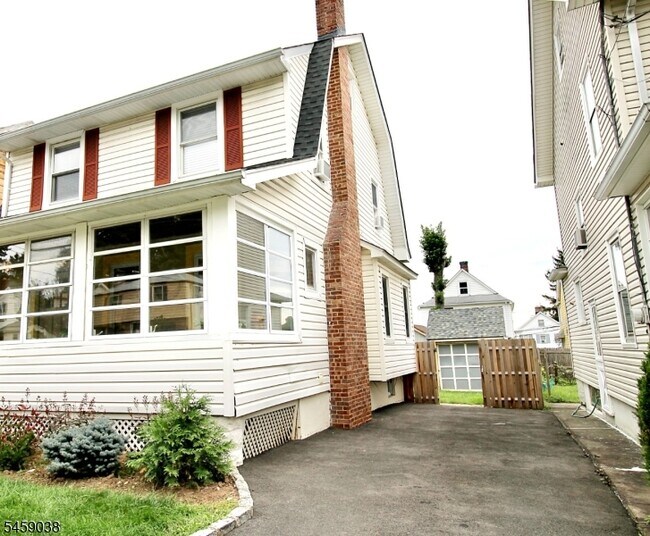 Building Photo - 12 Randolph Pl