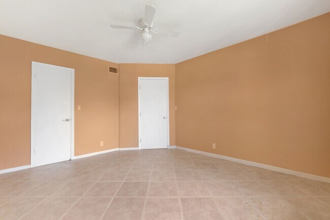 Foto del edificio - 3111 Oakland Shores Dr