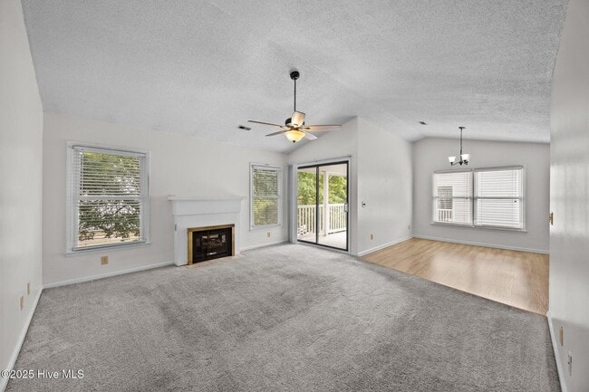 Foto del edificio - 123 W Victoria Ct