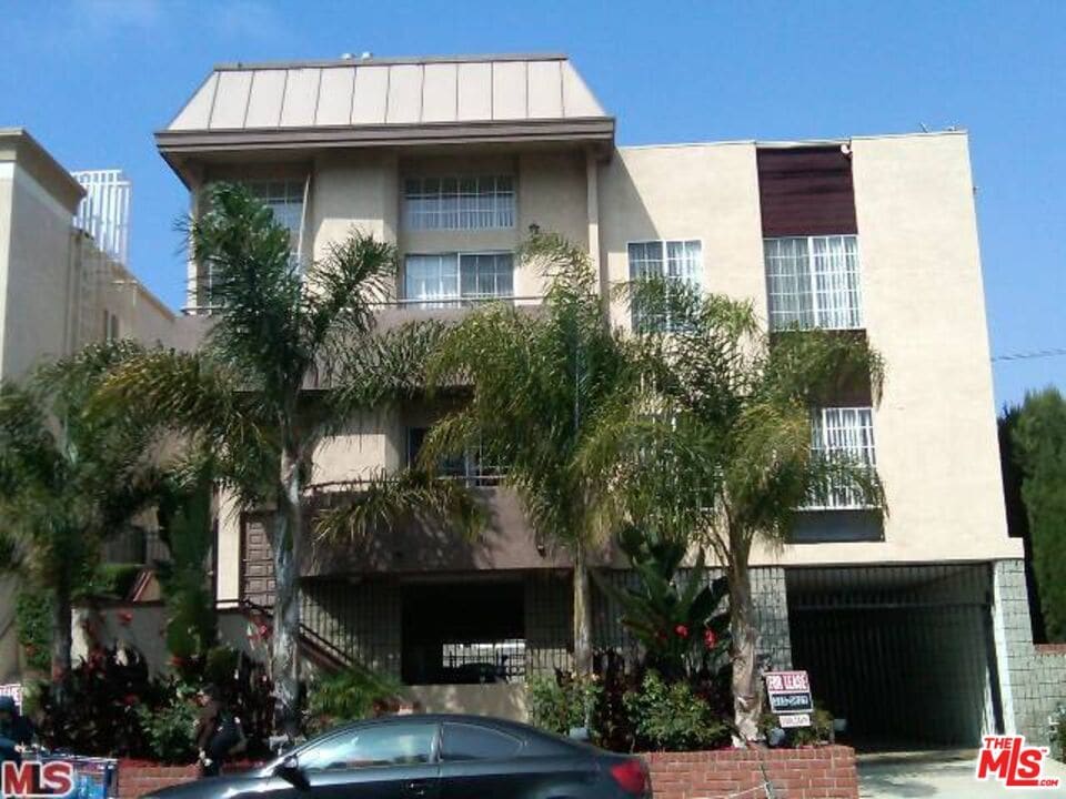Primary Photo - 1652 Colby Ave