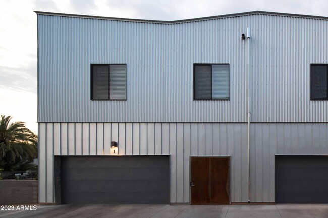 Building Photo - 1419 S Kenneth Pl