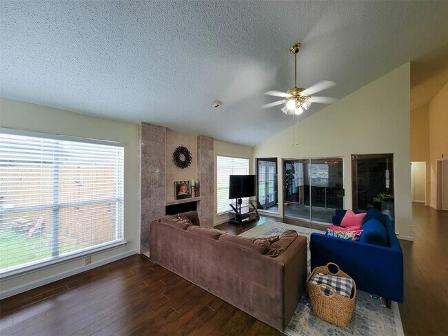 Foto del edificio - 2914 Waypark Dr
