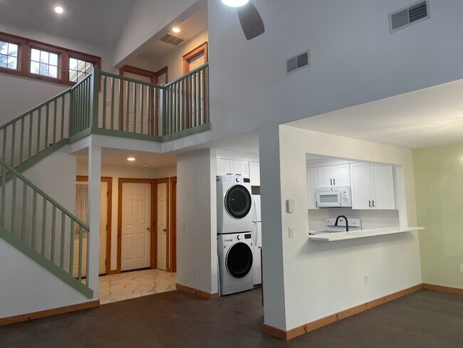 Foto del edificio - 143 Pine Ct