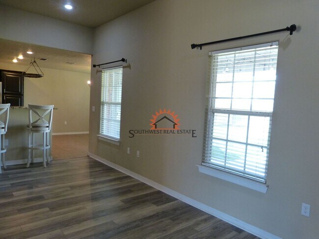 Building Photo - Beautiful 3 bedroom home