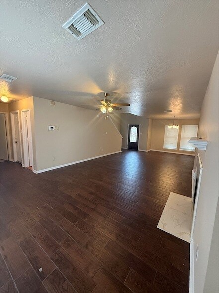 Foto del edificio - 19918 Rising Star Dr