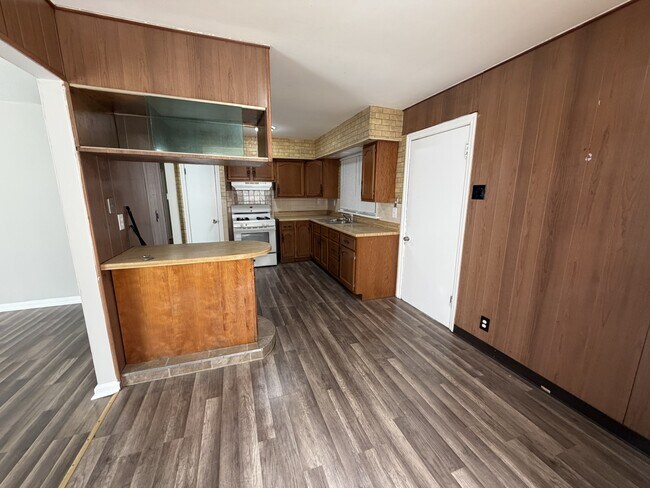 Foto del edificio - 6150 Dupree Ave