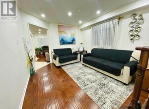 Building Photo - 31 Farthingale Crescent