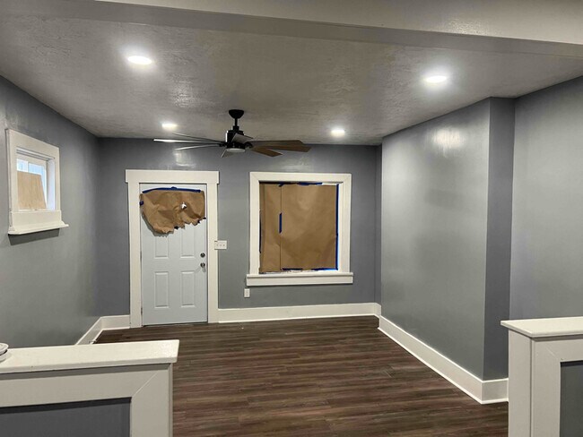 Foto del edificio - 929 5 Oaks Ave