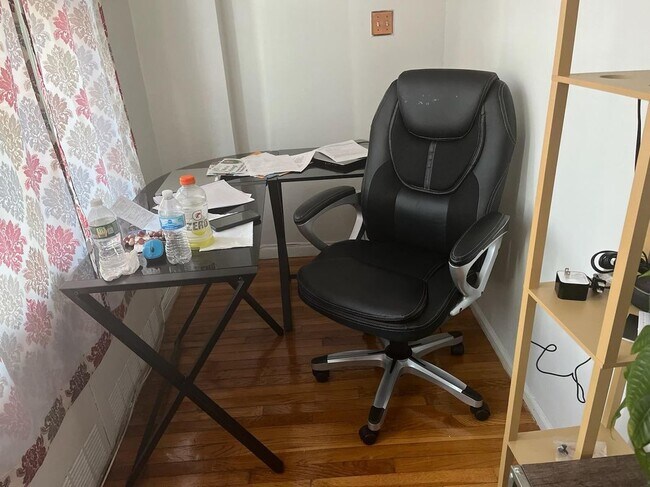 Foto del edificio - 310 Lenox Rd