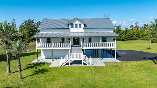 Foto del edificio - 7211 Bay Crest Rd