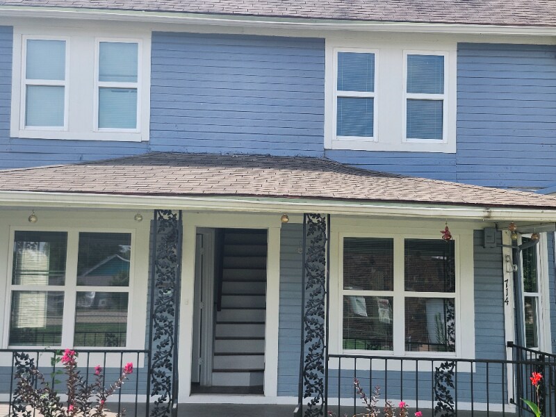 Foto principal - 714 E Lamar St