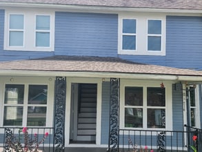 Building Photo - 714 E Lamar St