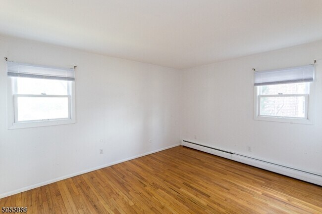 Foto del edificio - 1465 Morris Ave