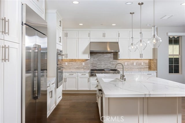 Building Photo - 2017 Picasso