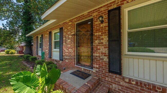 Building Photo - 7621 Melinda Dr