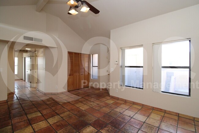 Foto del edificio - 1432 W Emerald Ave