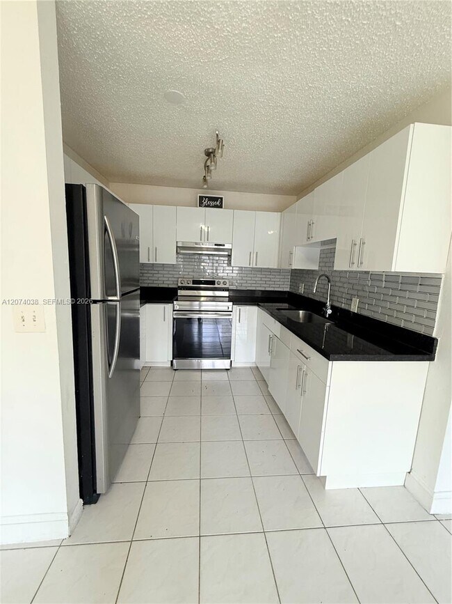 Foto del edificio - 7531 NW 44th Ct