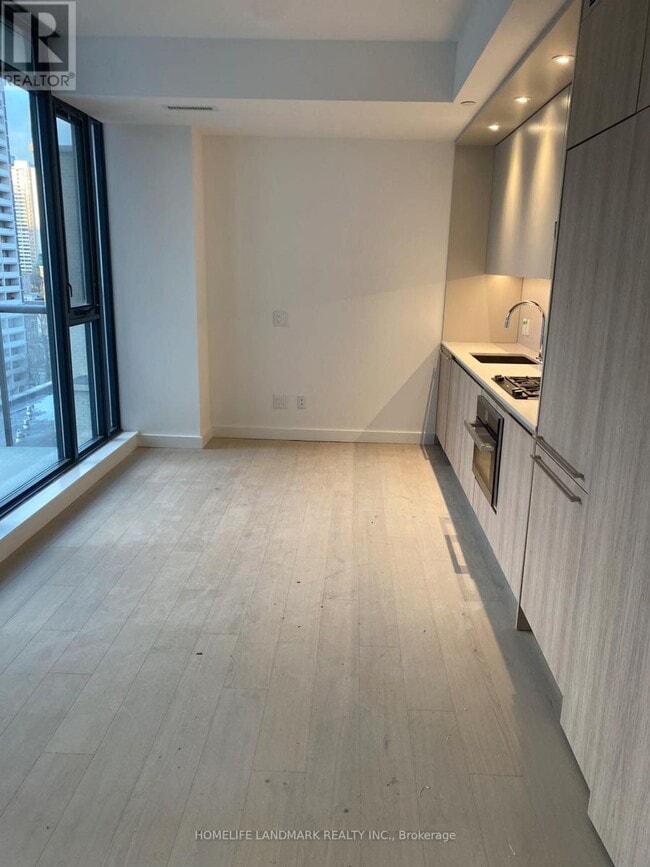 Building Photo - 81 Wellesley St E