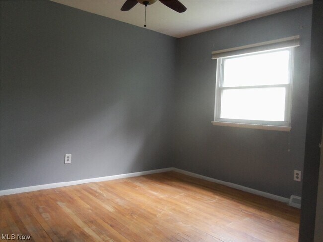 Foto del edificio - 762 Mentor Ave