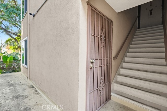 Foto del edificio - 930 N Stanley Ave