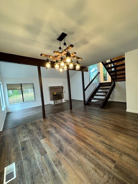 Building Photo - Beautiful 4 bed -2.5 Bath in South Charlotte