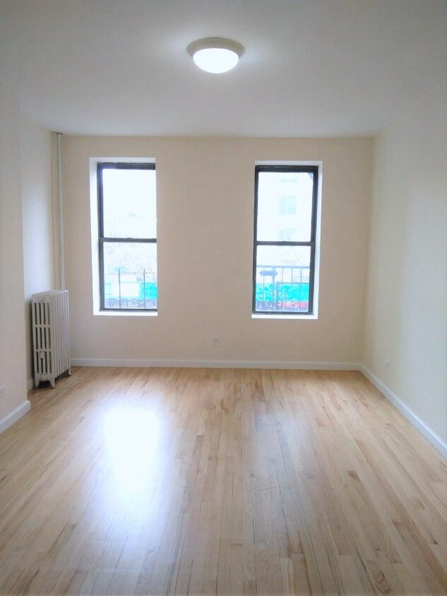 Primary Photo - 1635 2nd Ave