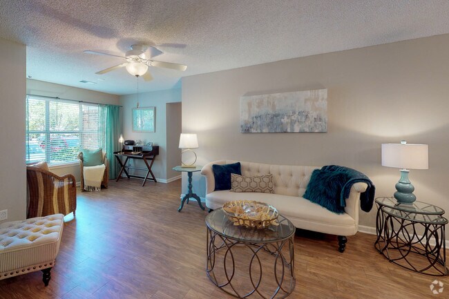 3 HAB, 2 BA: 1189 ft² - HarborOne