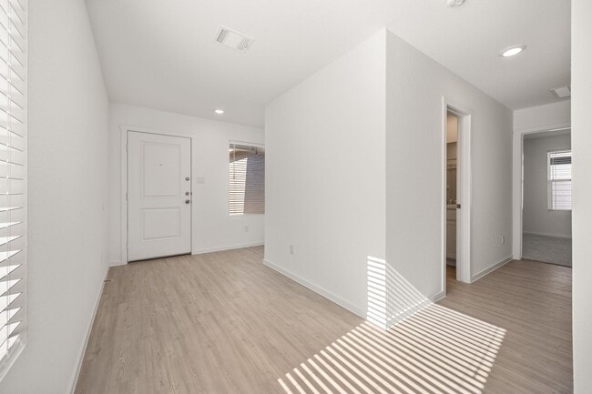 Building Photo - Brand New In Brookmill, Tons of Neighborho...