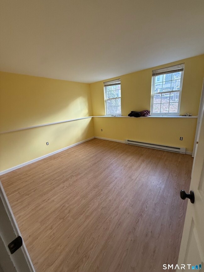 Building Photo - 79 Aspetuck Vlg