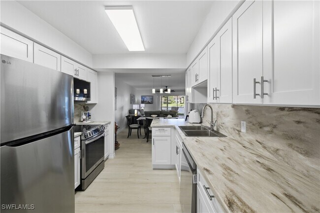 Foto del edificio - 25770 Lake Amelia Way