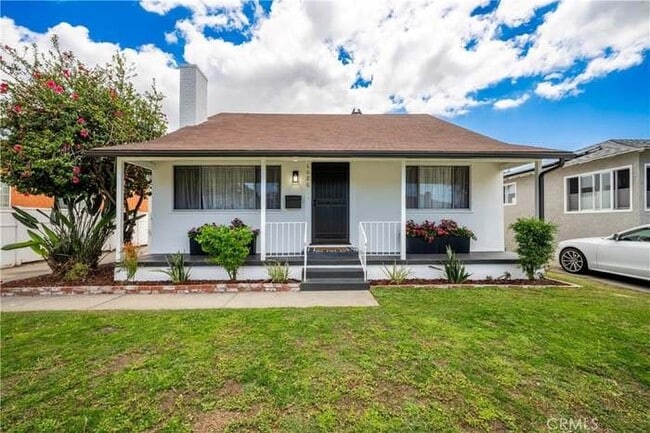 Building Photo - 6026 Oliva Ave