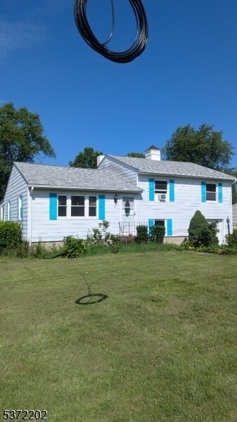 Foto del edificio - 69 Clinton Rd